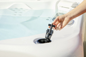 Whirlpool-Wasser ohne Chlor reinigen