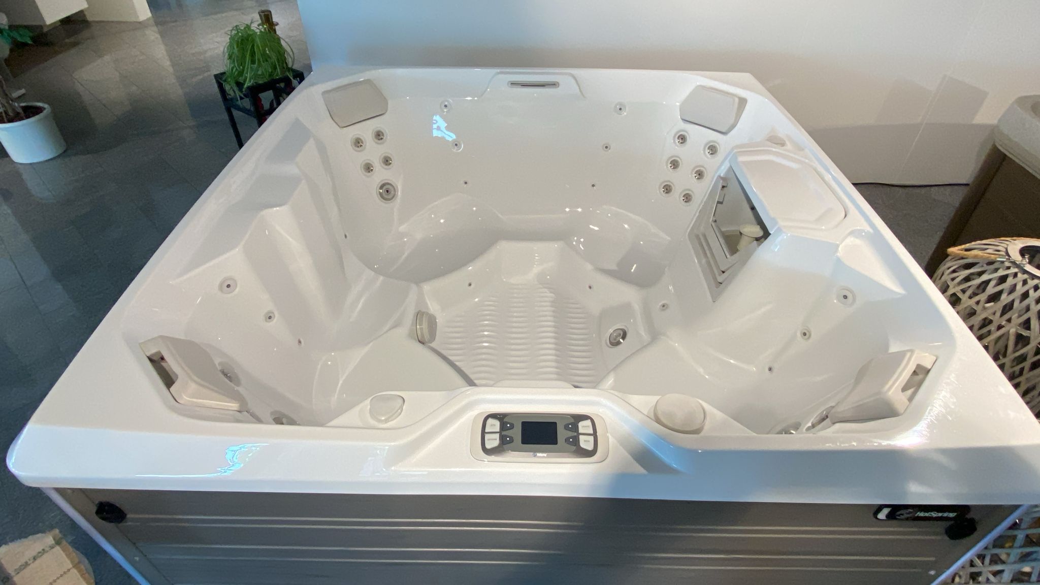 Whirlpool Ausstellungsmodell HotSpring innen