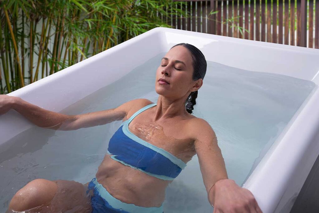 Eisbaden im HotSpring Kältebad Vigor