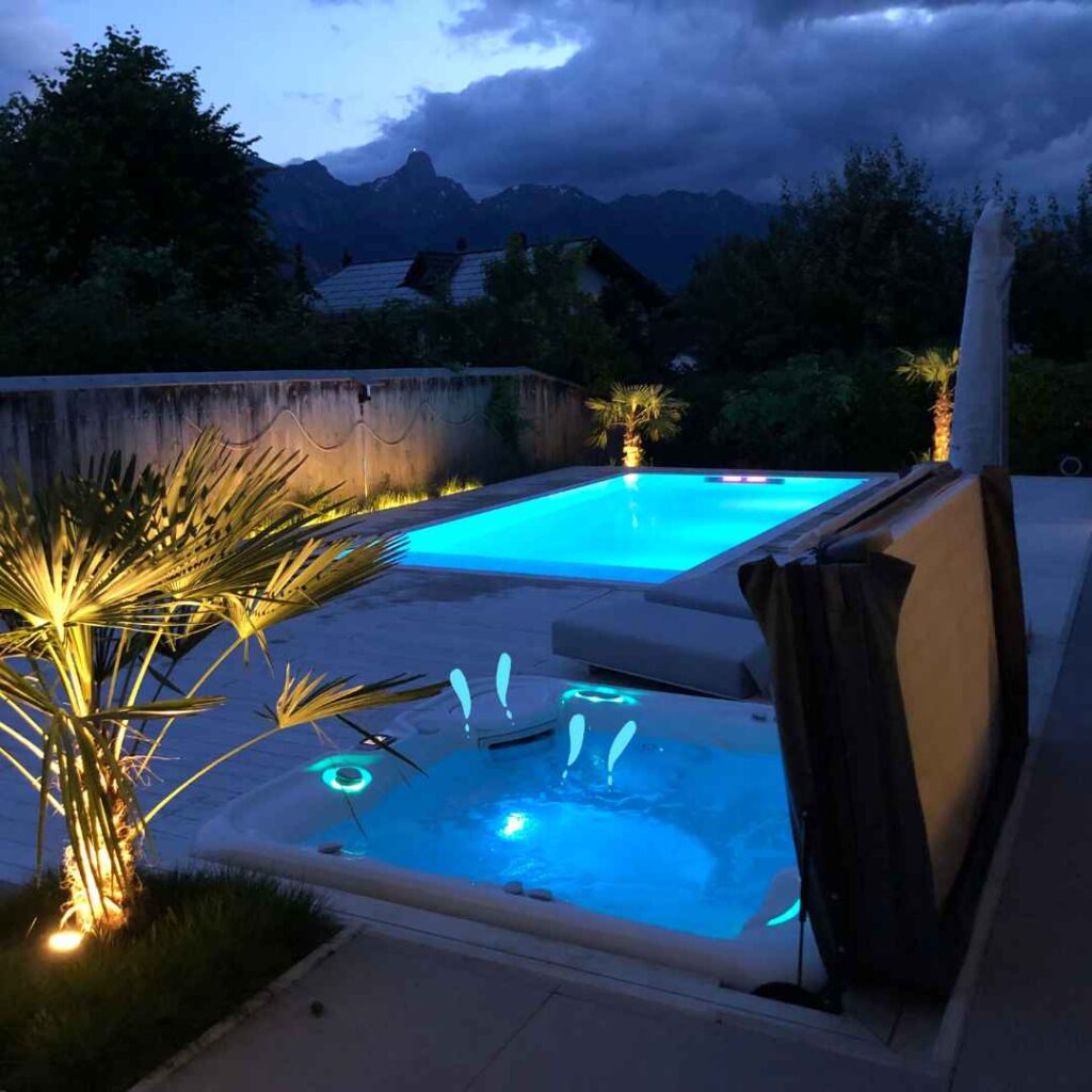 Referenz Whirlpool Aria Terrasse bei Nacht