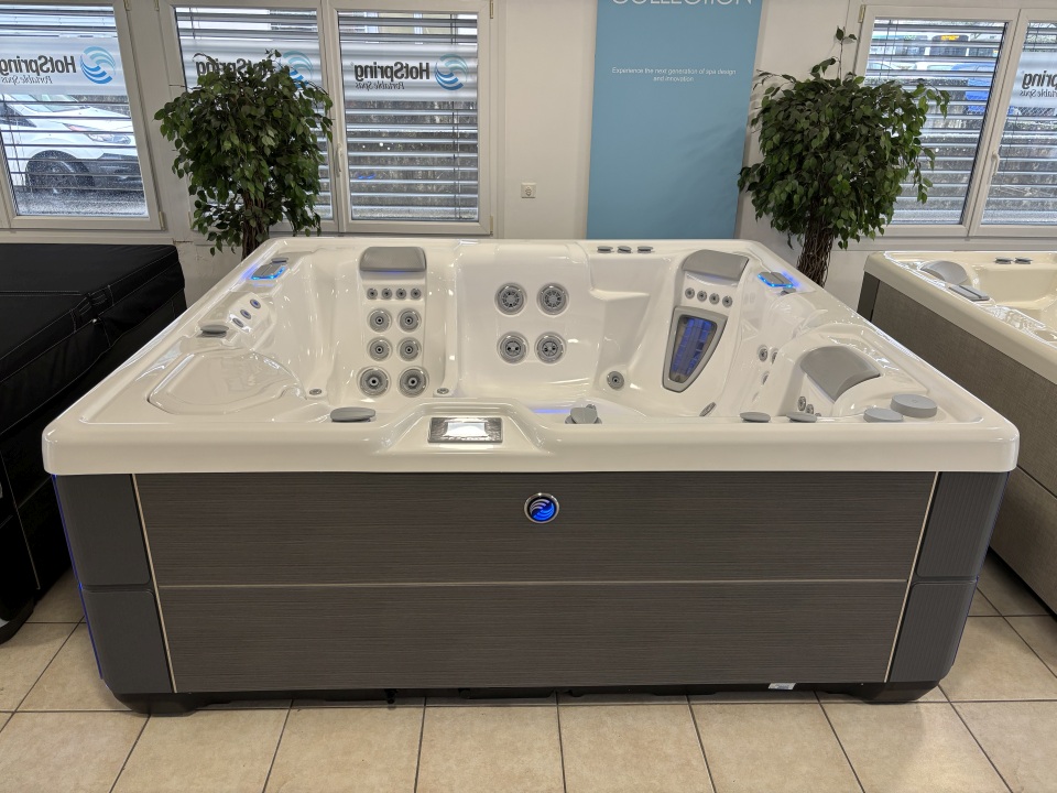 Ausstellungs Whirlpool Envoy 2024 3 960