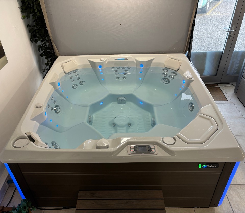 Ausstellungs Whirlpool LL Flash4 960