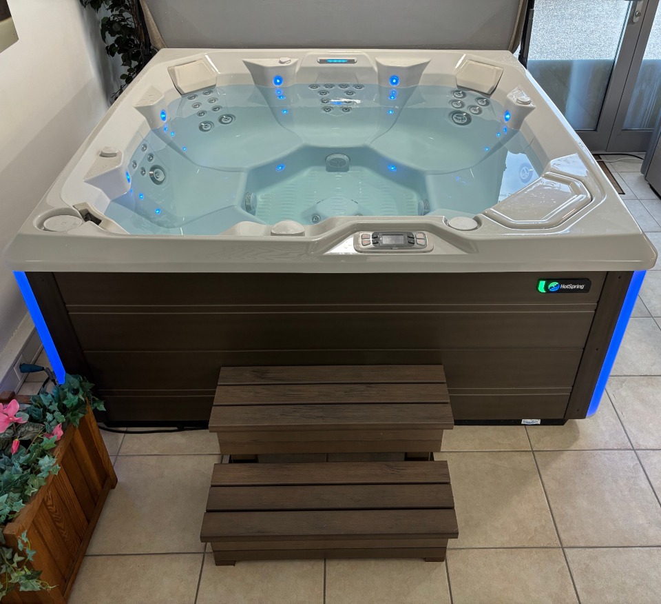 Ausstellungs Whirlpool Limelight Flash 960