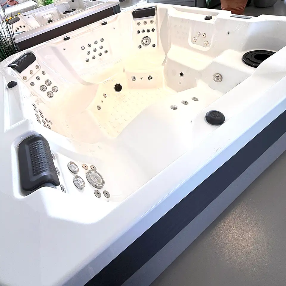 HotSpring Occasion Whirlpool 3