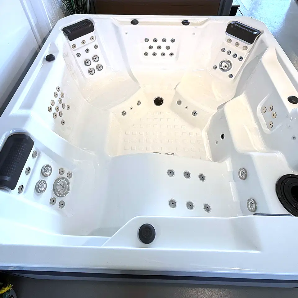 HotSpring Occasion Whirlpool 5