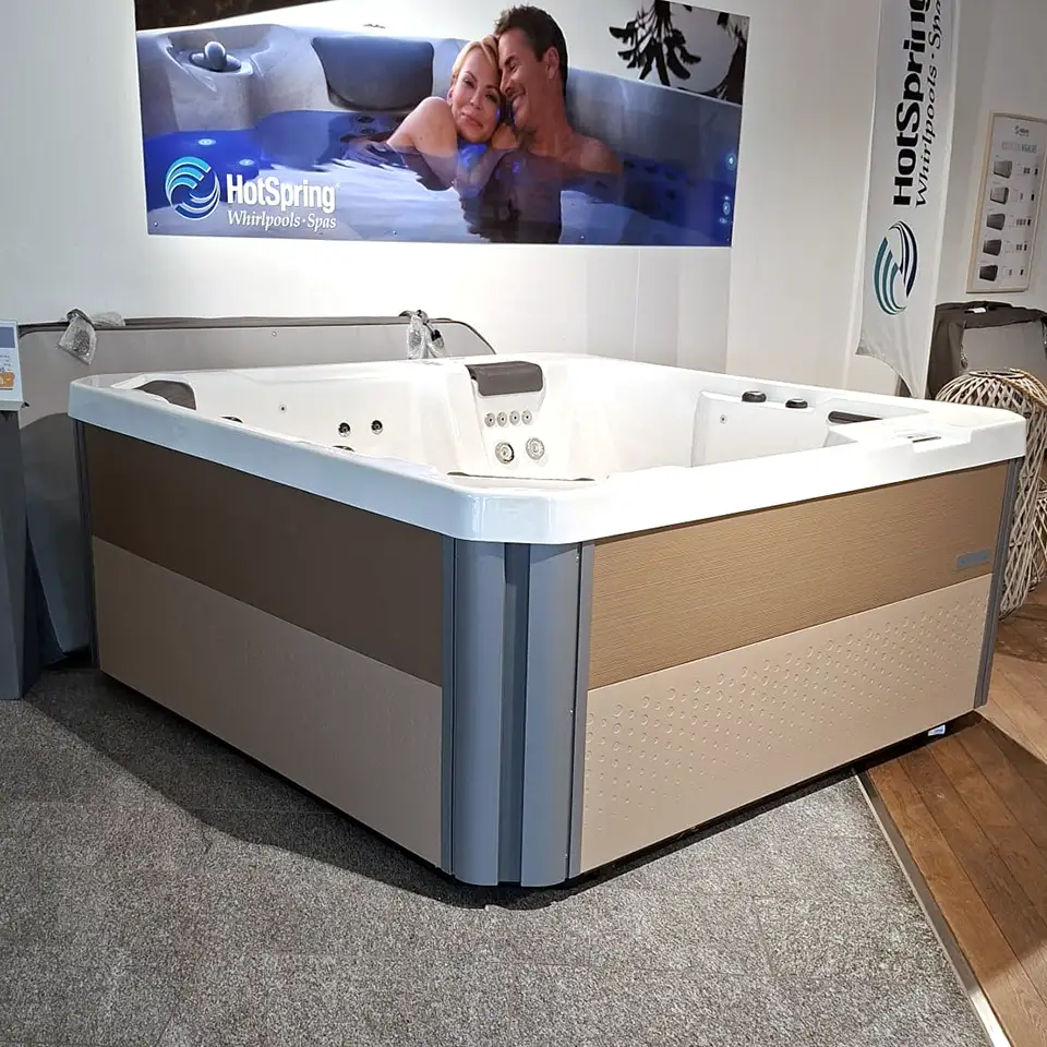 Occasion Whirlpool HotSpring